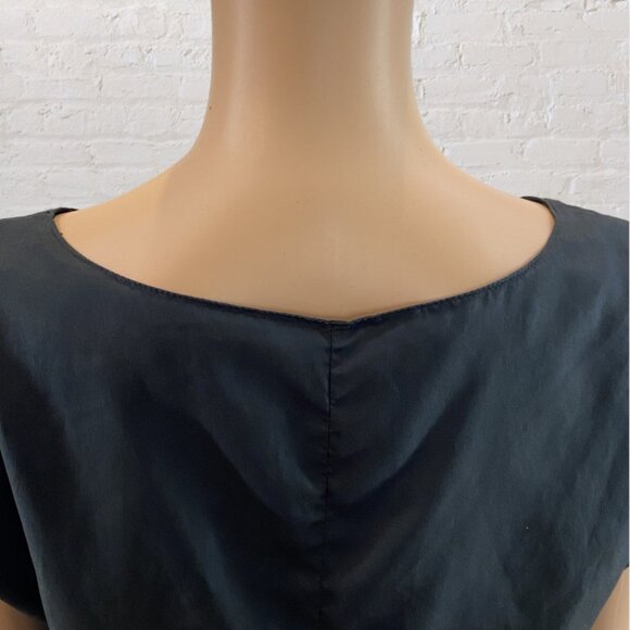 VINTAGE GIANNA -- Black Blouse, Pull Over with Scoop Neck and Cap Sleeves - Picture 7 of 12